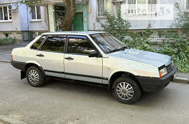 Седан ВАЗ / Lada 21099 2000 в Миколаєві