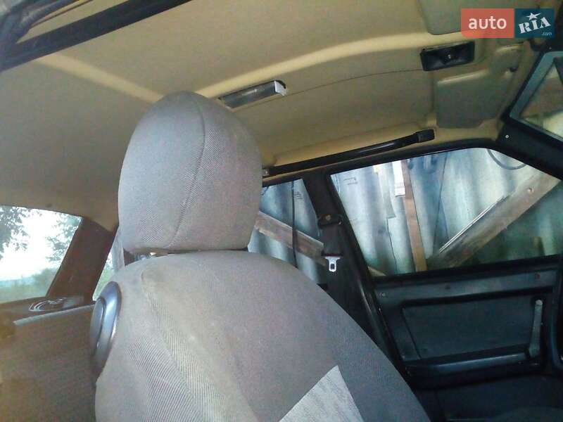 Седан ВАЗ / Lada 21099 2000 в Черновцах