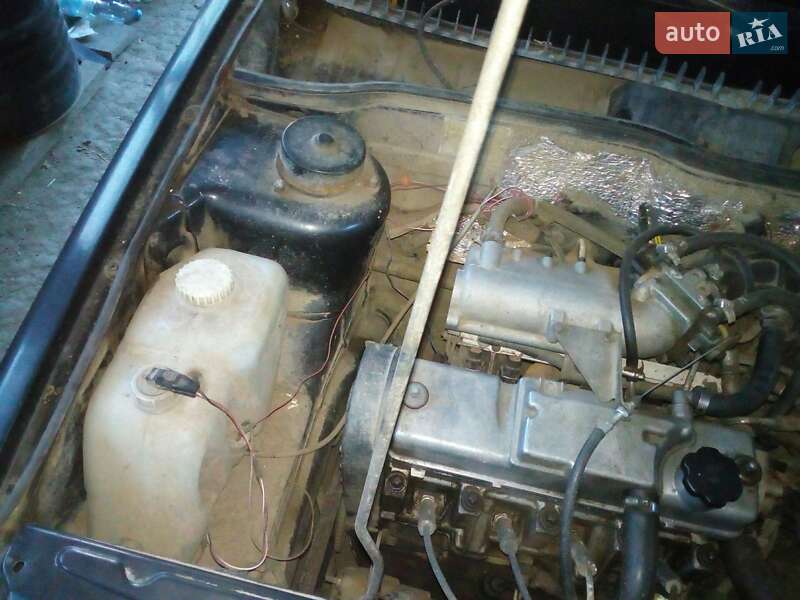 Седан ВАЗ / Lada 21099 2000 в Черновцах