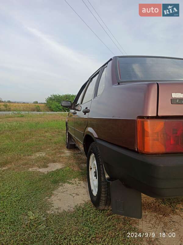 Седан ВАЗ / Lada 21099 1996 в Запорожье