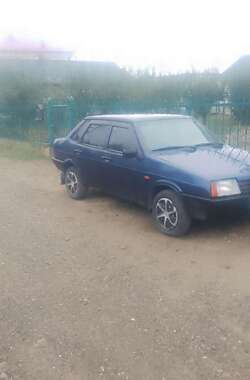 Седан ВАЗ / Lada 21099 2004 в Черновцах