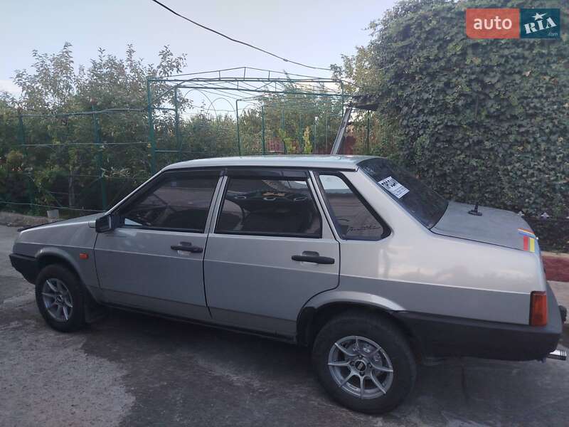 Седан ВАЗ / Lada 21099 2006 в Южноукраїнську