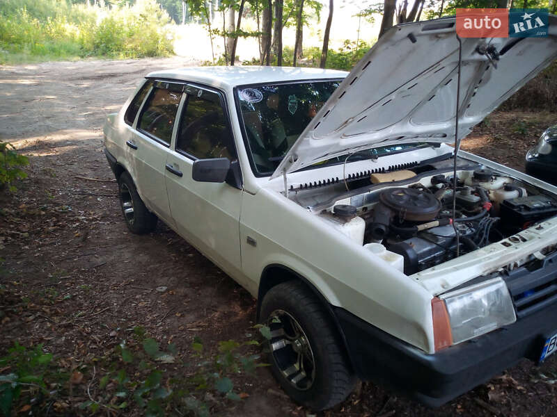 Седан ВАЗ / Lada 21099 2000 в Львові