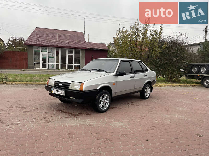 Седан ВАЗ / Lada 21099 2003 в Ровно