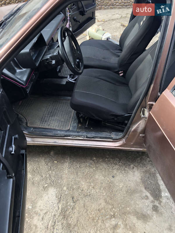 Седан ВАЗ / Lada 21099 1996 в Бурштыне