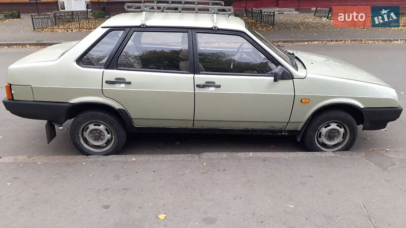 Седан ВАЗ / Lada 21099 2003 в Киеве