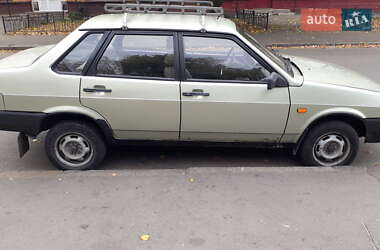 Седан ВАЗ / Lada 21099 2003 в Киеве