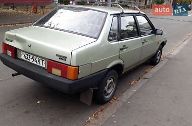 Седан ВАЗ / Lada 21099 2003 в Киеве