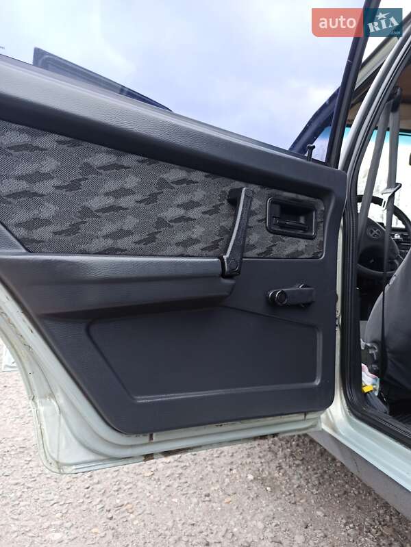 Седан ВАЗ / Lada 21099 2001 в Ужгороде