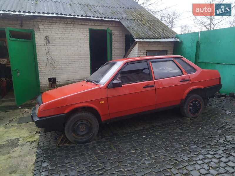 Седан ВАЗ / Lada 21099 1993 в Львове