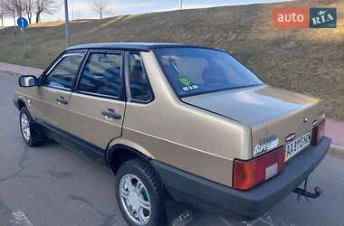 Седан ВАЗ / Lada 21099 2001 в Киеве