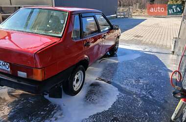 Седан ВАЗ / Lada 21099 1993 в Хотине