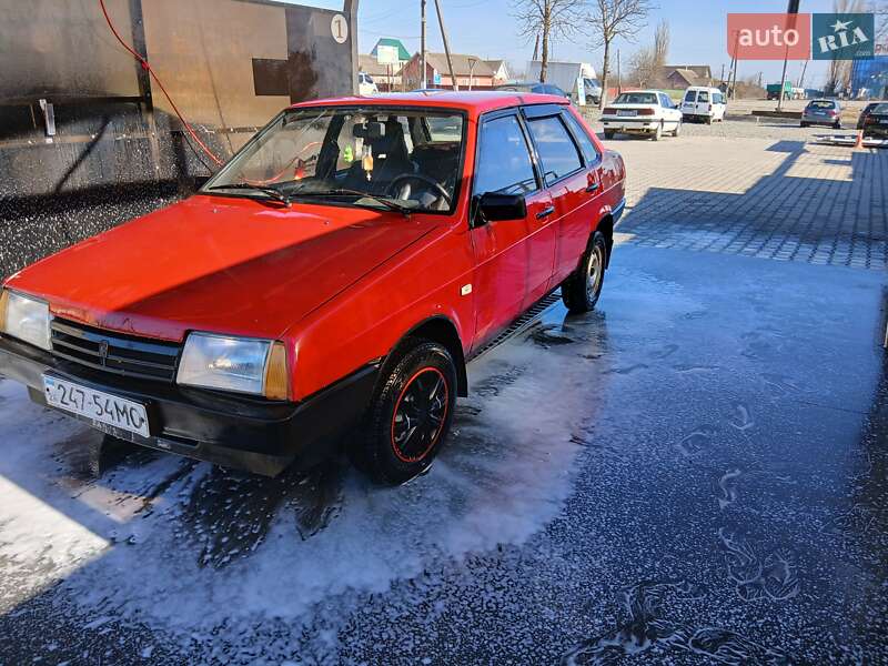 Седан ВАЗ / Lada 21099 1993 в Хотине