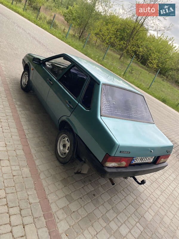 Седан ВАЗ / Lada 21099 1999 в Львове