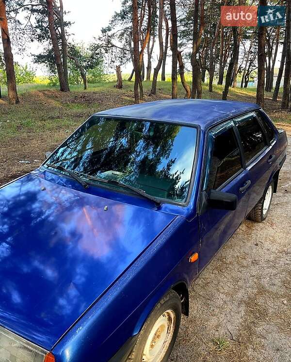 Седан ВАЗ / Lada 21099 2003 в Харькове