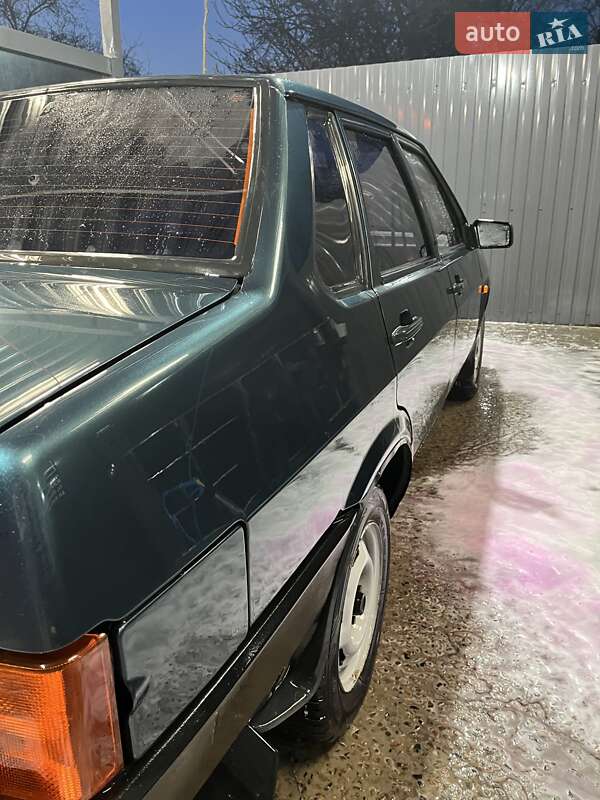 Седан ВАЗ / Lada 21099 2004 в Запорожье