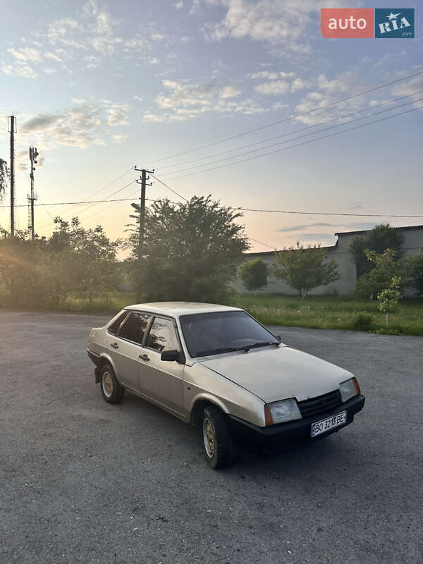 Седан ВАЗ / Lada 21099 1998 в Зборове