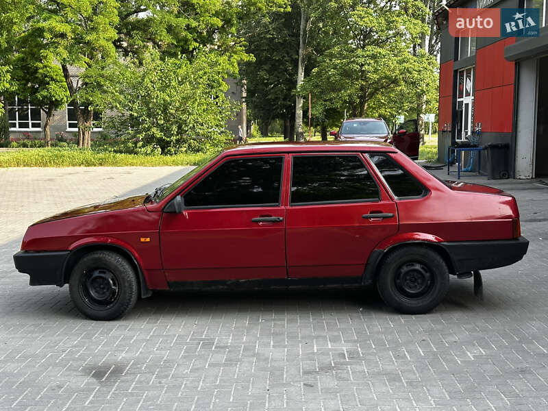 Седан ВАЗ / Lada 21099 1995 в Запорожье