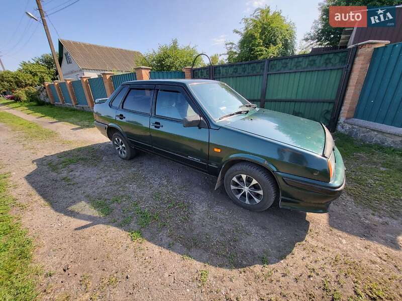 Седан ВАЗ / Lada 21099 2004 в Хороле