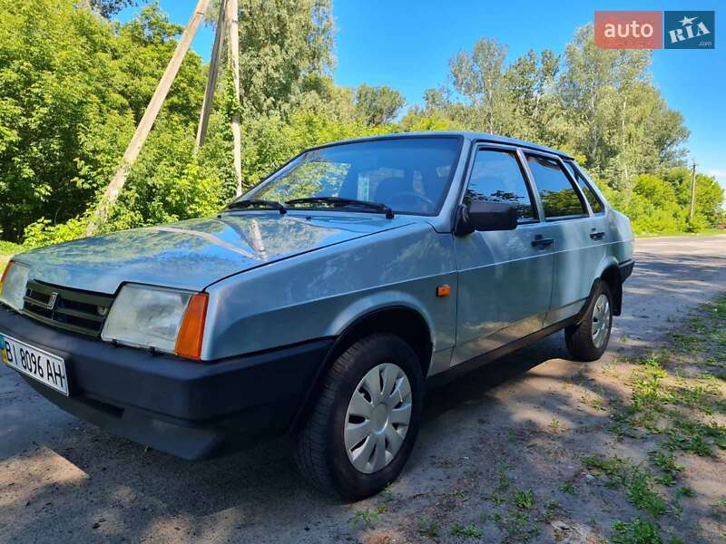Седан ВАЗ / Lada 21099 2004 в Миргороде