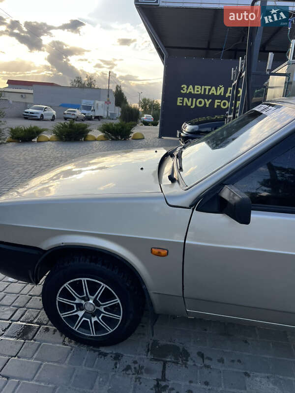 Седан ВАЗ / Lada 21099 1998 в Дніпрі