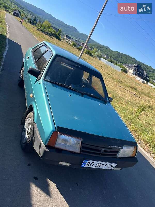 Седан ВАЗ / Lada 21099 2001 в Ужгороде