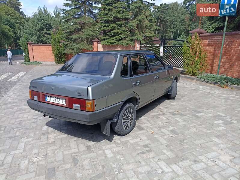 Седан ВАЗ / Lada 21099 1993 в Львове