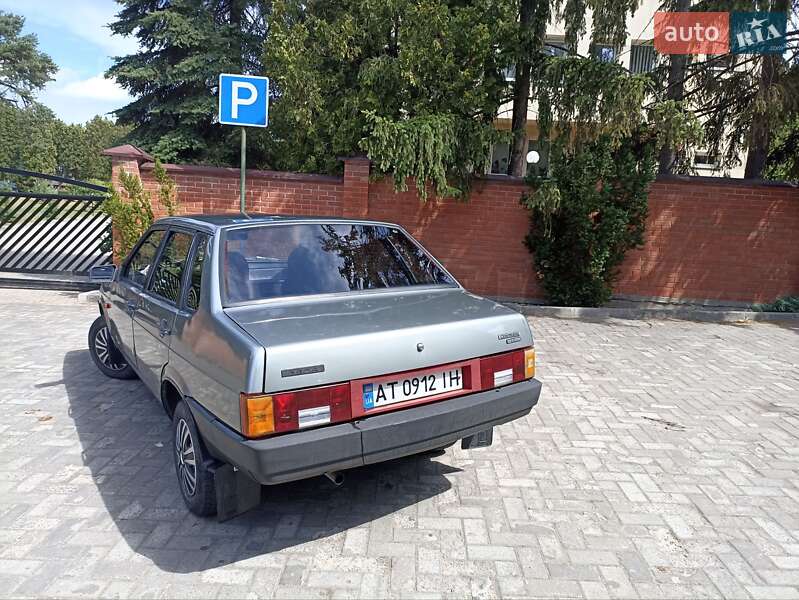Седан ВАЗ / Lada 21099 1993 в Львове
