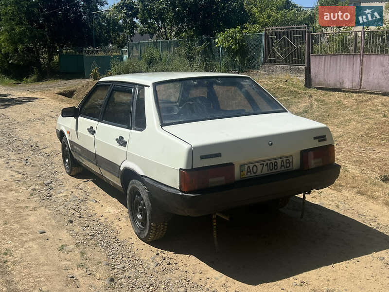 Седан ВАЗ / Lada 21099 1998 в Ужгороде