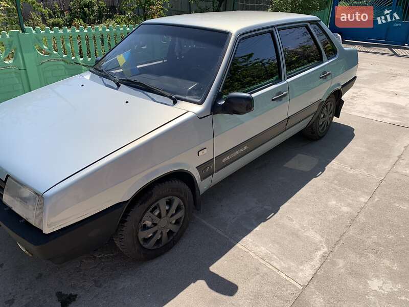 Седан ВАЗ / Lada 21099 2005 в Днепре