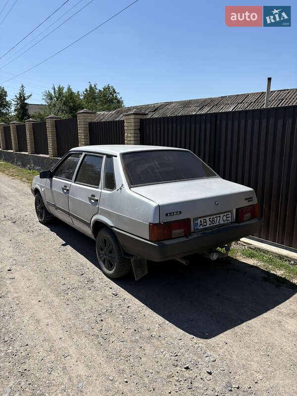 Седан ВАЗ / Lada 21099 2004 в Немирові