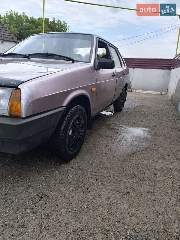 Седан ВАЗ / Lada 21099 2001 в Днепре