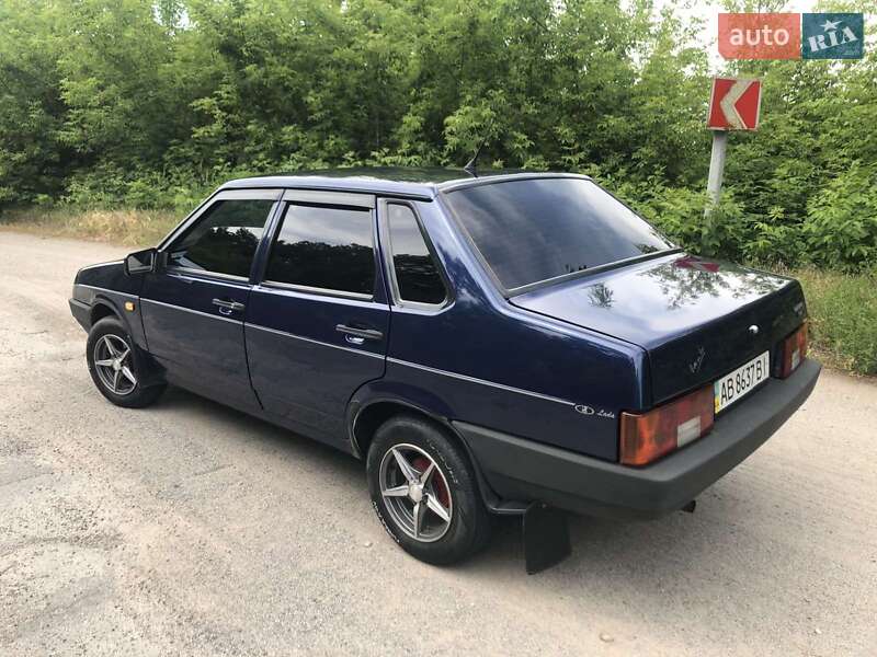 Седан ВАЗ / Lada 21099 2005 в Казатине