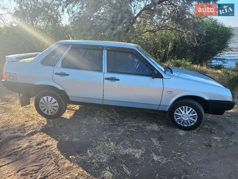 Седан ВАЗ / Lada 21099 2004 в Одессе