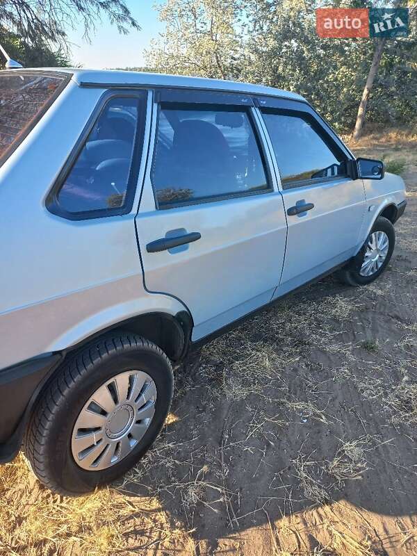 Седан ВАЗ / Lada 21099 2004 в Одессе