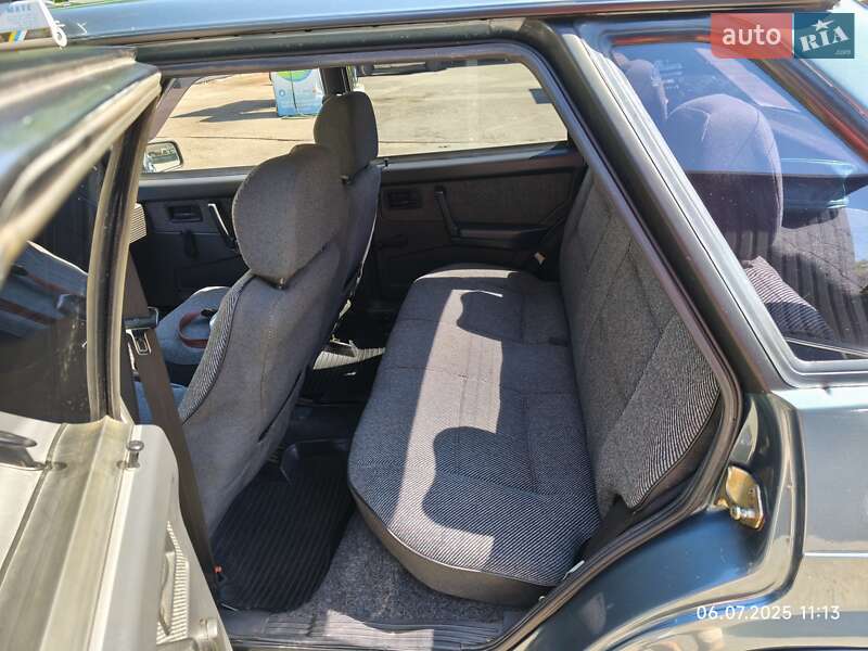 Седан ВАЗ / Lada 21099 2001 в Киеве
