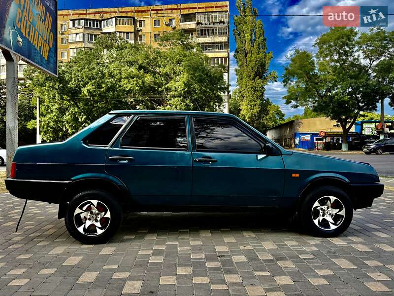 Седан ВАЗ / Lada 21099 1999 в Одессе