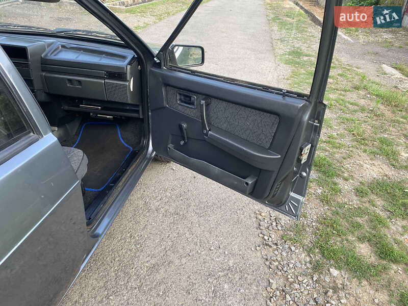 Седан ВАЗ / Lada 21099 2005 в Ужгороде