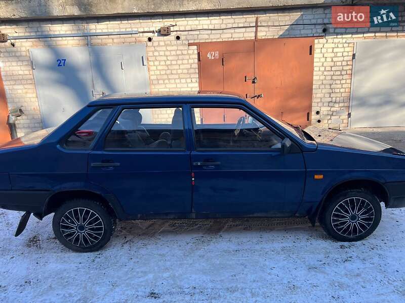Седан ВАЗ / Lada 21099 2005 в Житомире