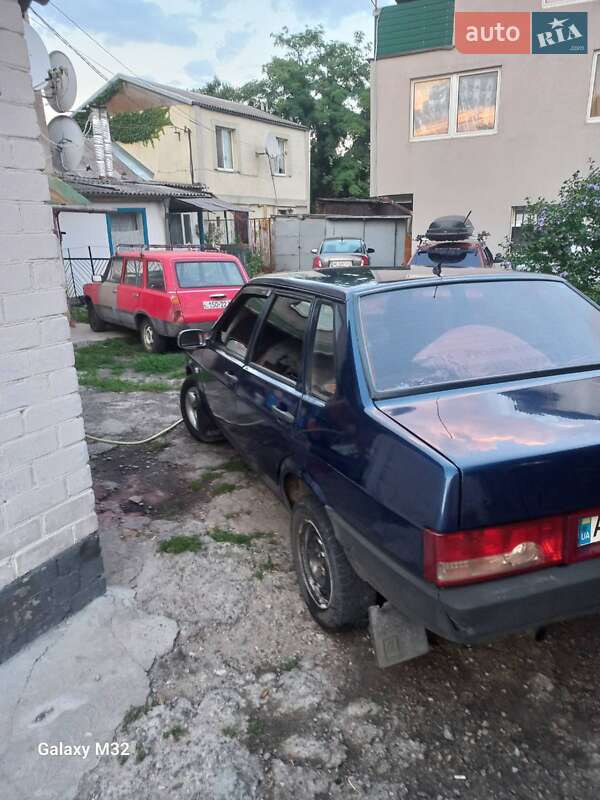 Седан ВАЗ / Lada 21099 1995 в Днепре