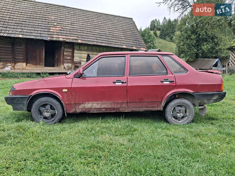 Седан ВАЗ / Lada 21099 1992 в Сколе