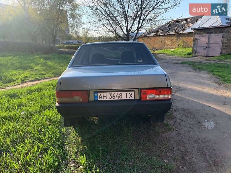 Седан ВАЗ / Lada 21099 2002 в Краматорську