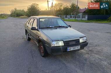 Седан ВАЗ 21099 2002 в Мирополе