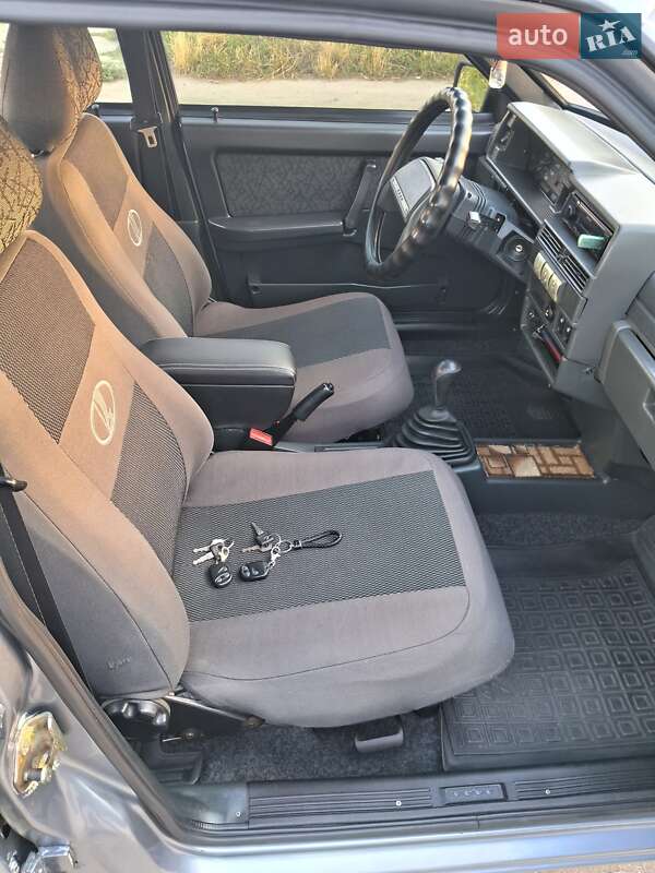 Седан ВАЗ / Lada 21099 2006 в Николаеве