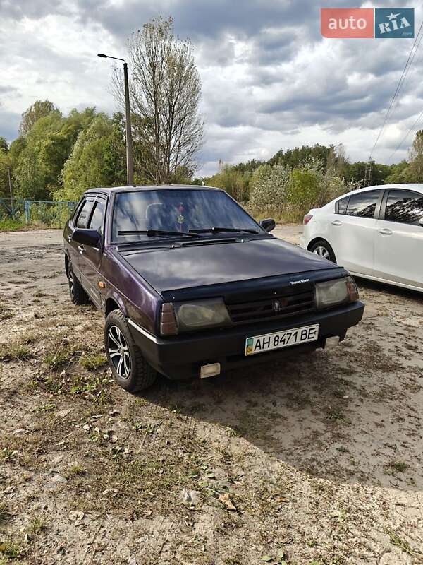 Седан ВАЗ / Lada 21099 1997 в Киеве