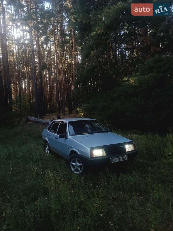 Седан ВАЗ / Lada 21099 2004 в Нежине