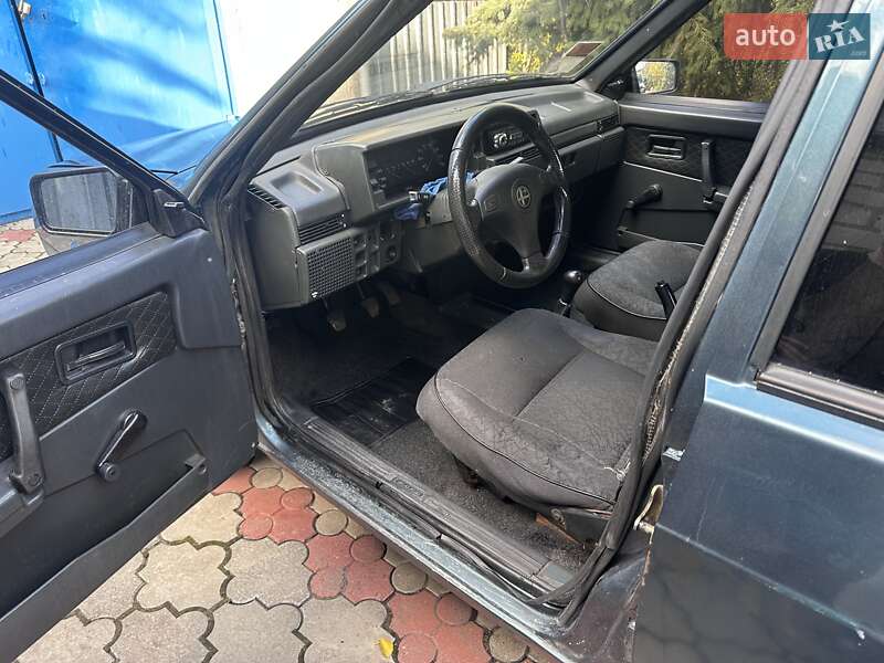 Седан ВАЗ / Lada 21099 2004 в Дніпрі