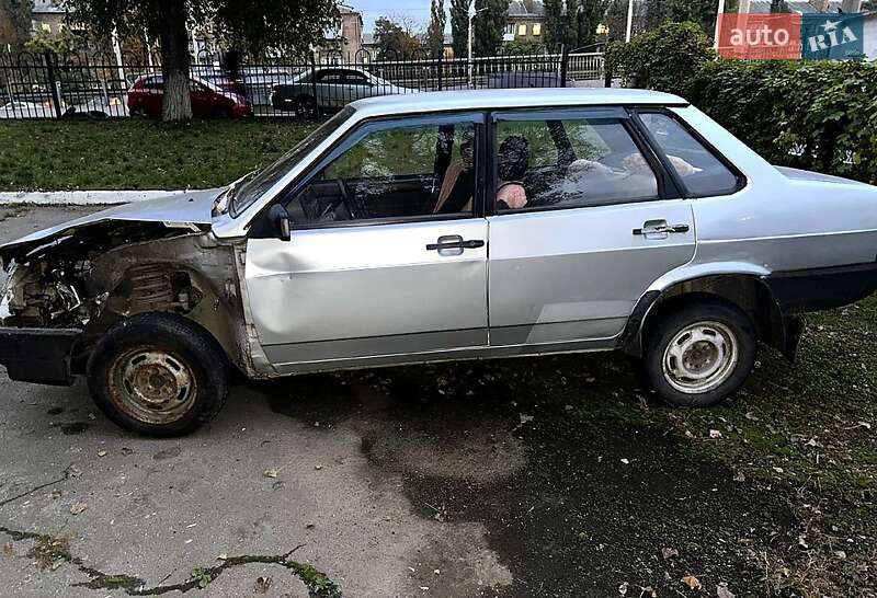 Седан ВАЗ / Lada 21099 2003 в Киеве