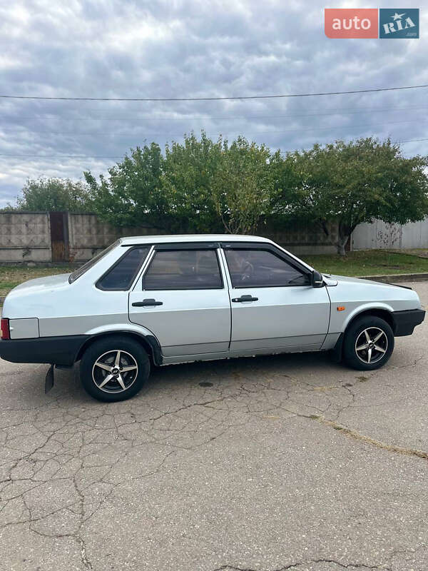 Седан ВАЗ / Lada 21099 1998 в Запорожье