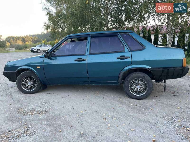 Седан ВАЗ / Lada 21099 2001 в Львове